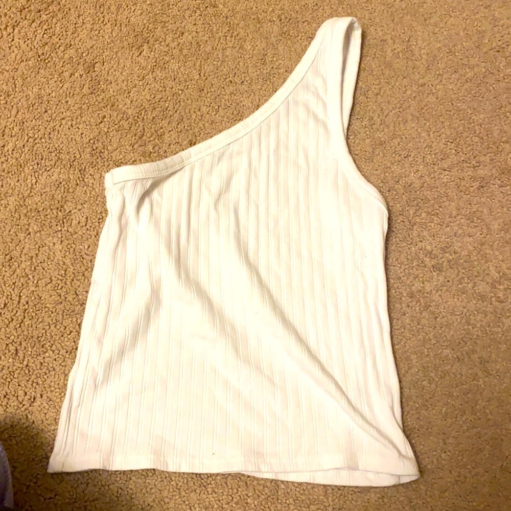 One shoulder top